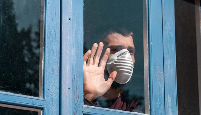 Koronavirüslü bir hasta ile aynı evde yaşamanın 10 altın kuralı