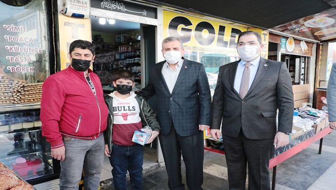 Şanlıurfa Büyükşehir Belediye Başkanı Zeynel Abidin Beyazgül, Esnaf ve Vatandaşlarla Bir Araya Geldi